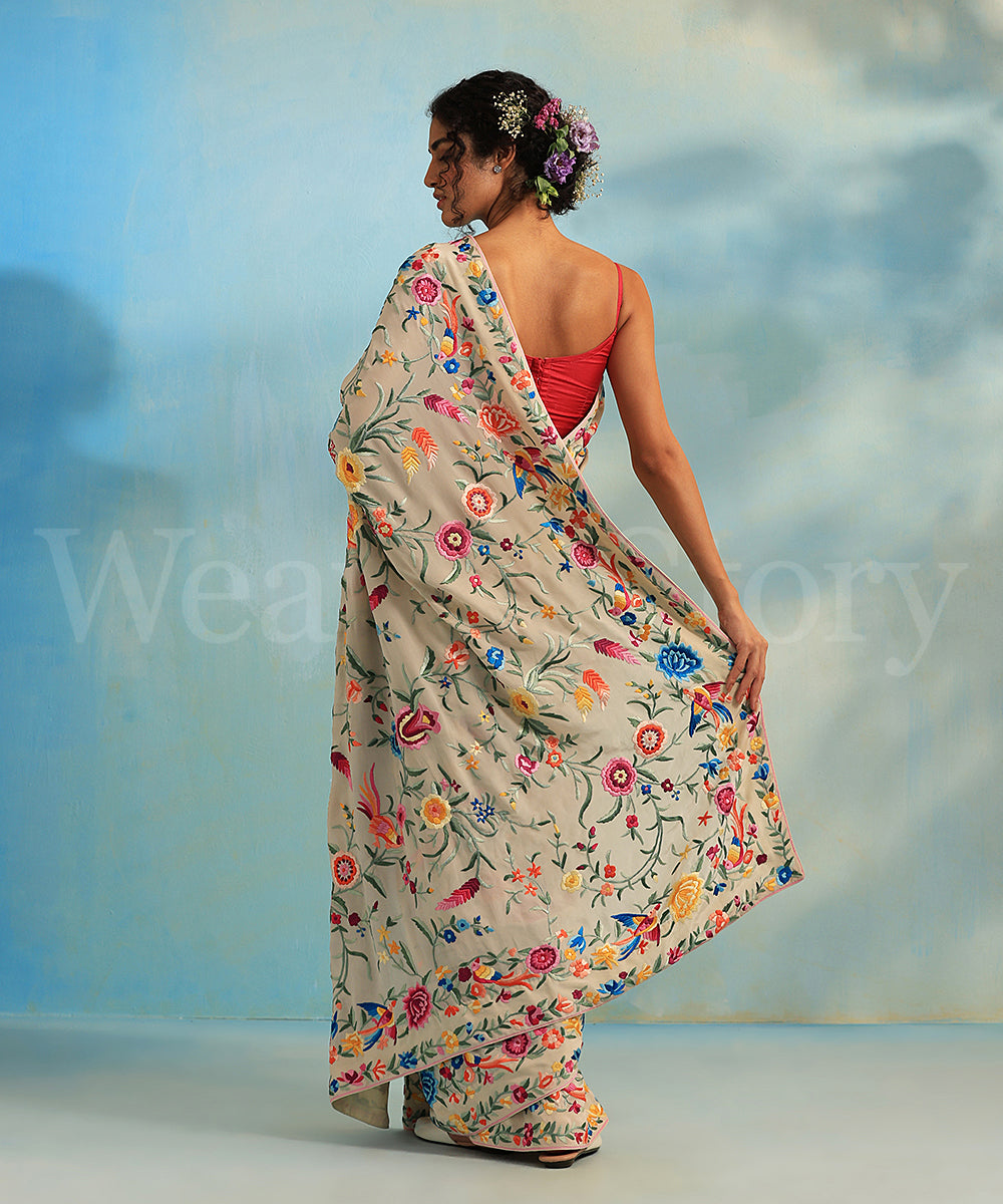 White_Handloom_Crepe_Parsi_Gara_Saree_With_Floral_Jaal_WeaverStory_03