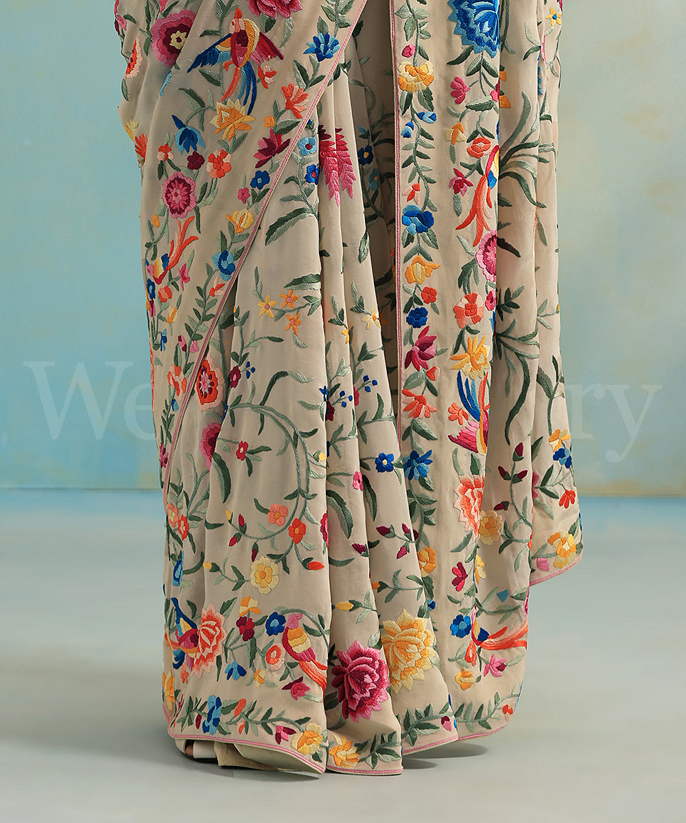 White_Handloom_Crepe_Parsi_Gara_Saree_With_Floral_Jaal_WeaverStory_04