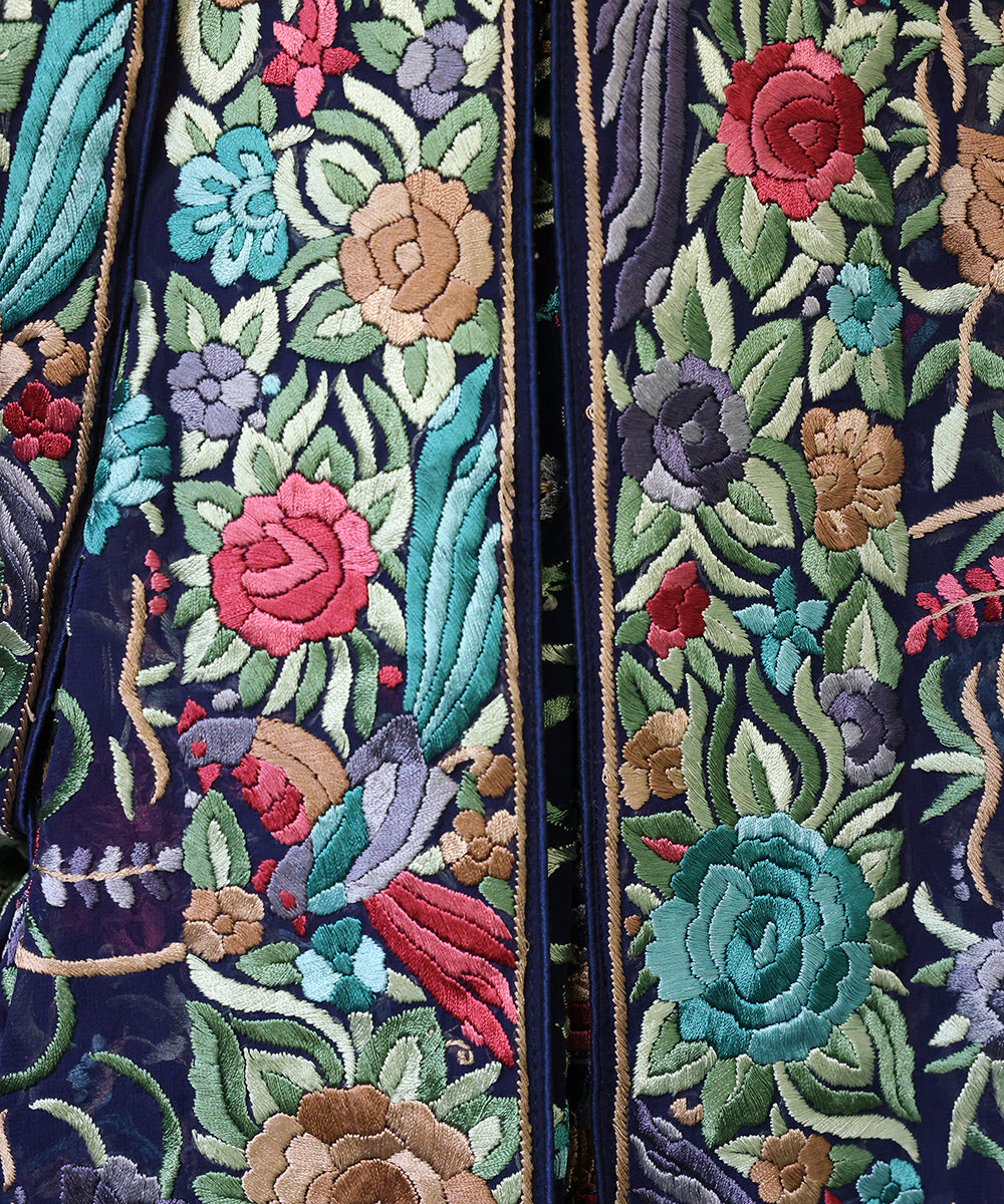 Blue_Handloom_Georgette_Parsi_Gara_Dupatta_With_All_Over_Embroidered_Floral_Jaal_And_Bird_Motifs_WeaverStory_05