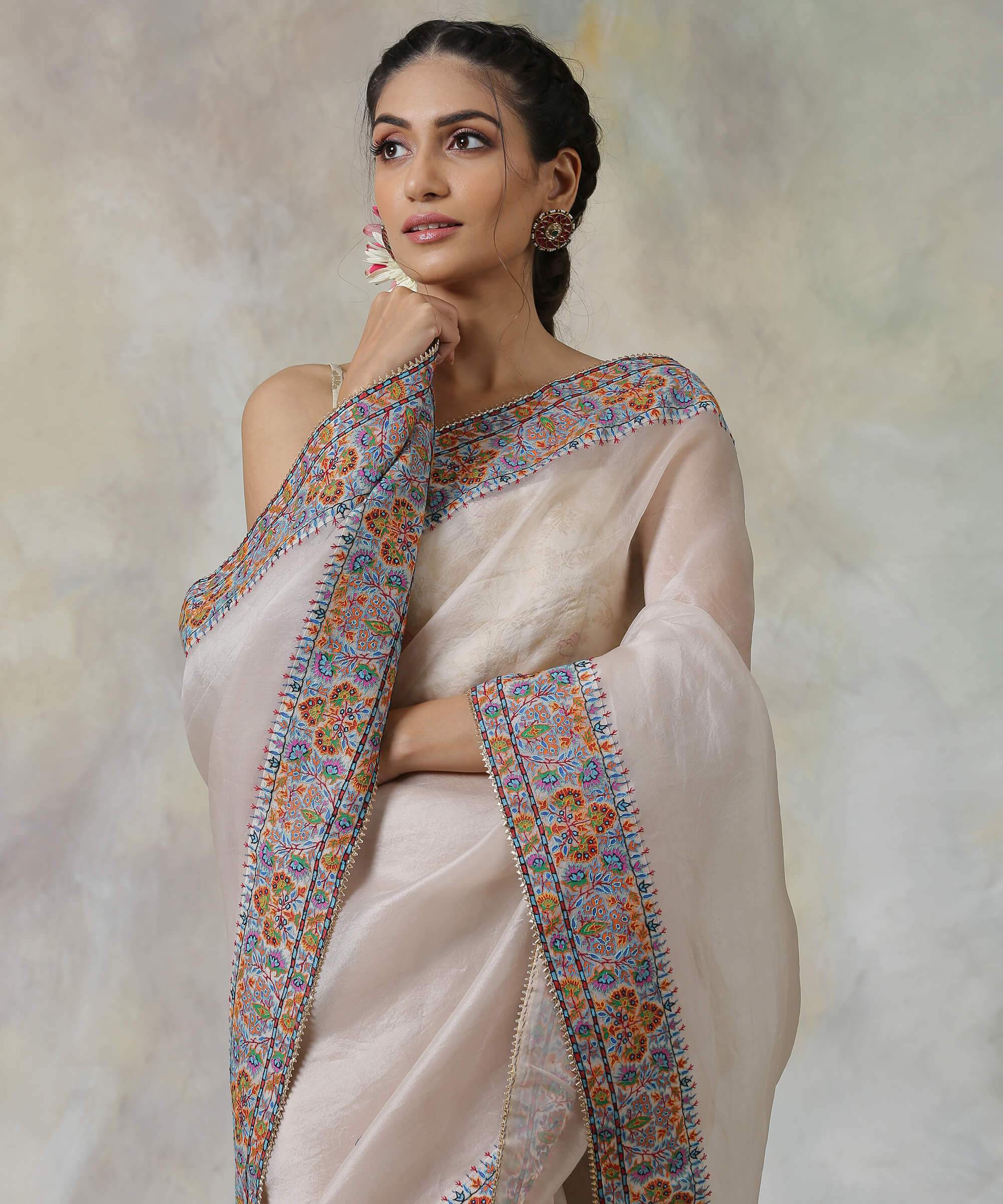 OffWhite_Handloom_Organza_Saree_with_Hand_Appliqued_Sozni_Needle_Work_Border_WeaverStory_02