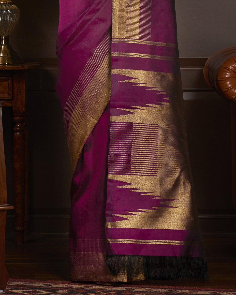Wine_Handloom_Kanjivaram_Silk_Saree_With_Gold_Zari_Border_WeaverStory_04