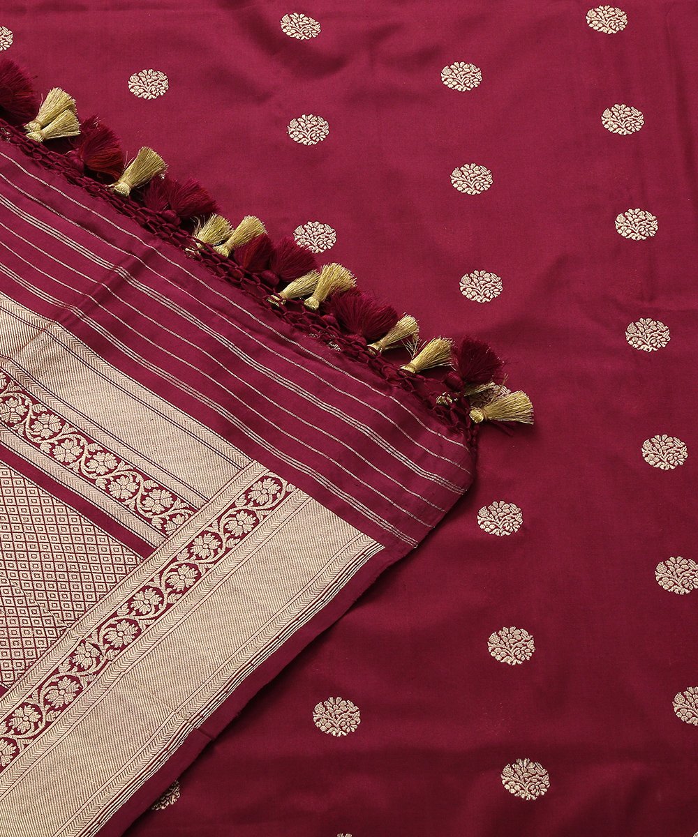 Wine_Handloom_Pure_Katan_Silk_Dupatta_with_Kadhwa_Asharfi_Booti_WeaverStory_05