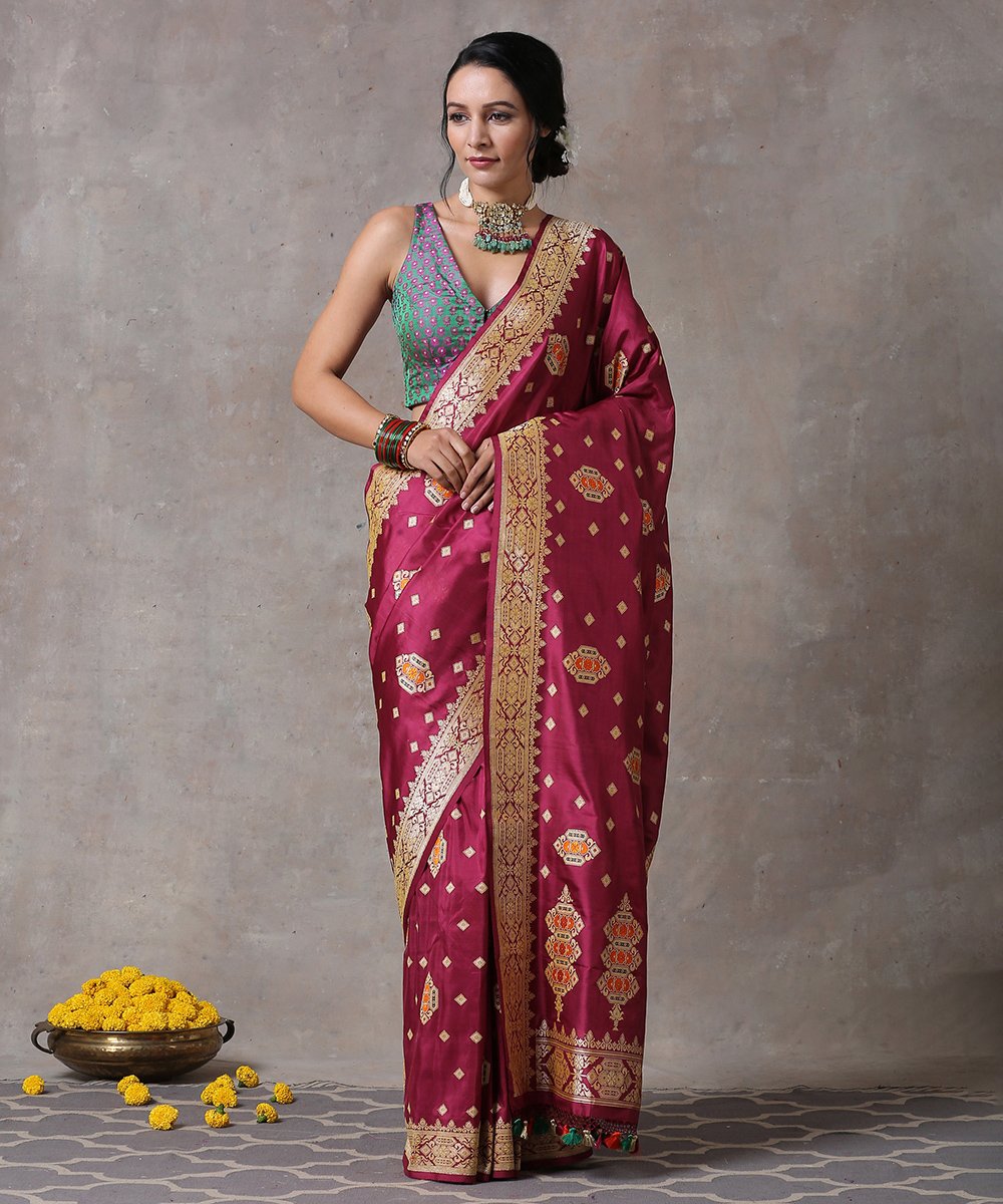 Wine_Handloom_Pure_Katan_Silk_Banarasi_Saree_with_Tanzeb_Booti_WeaverStory_01
