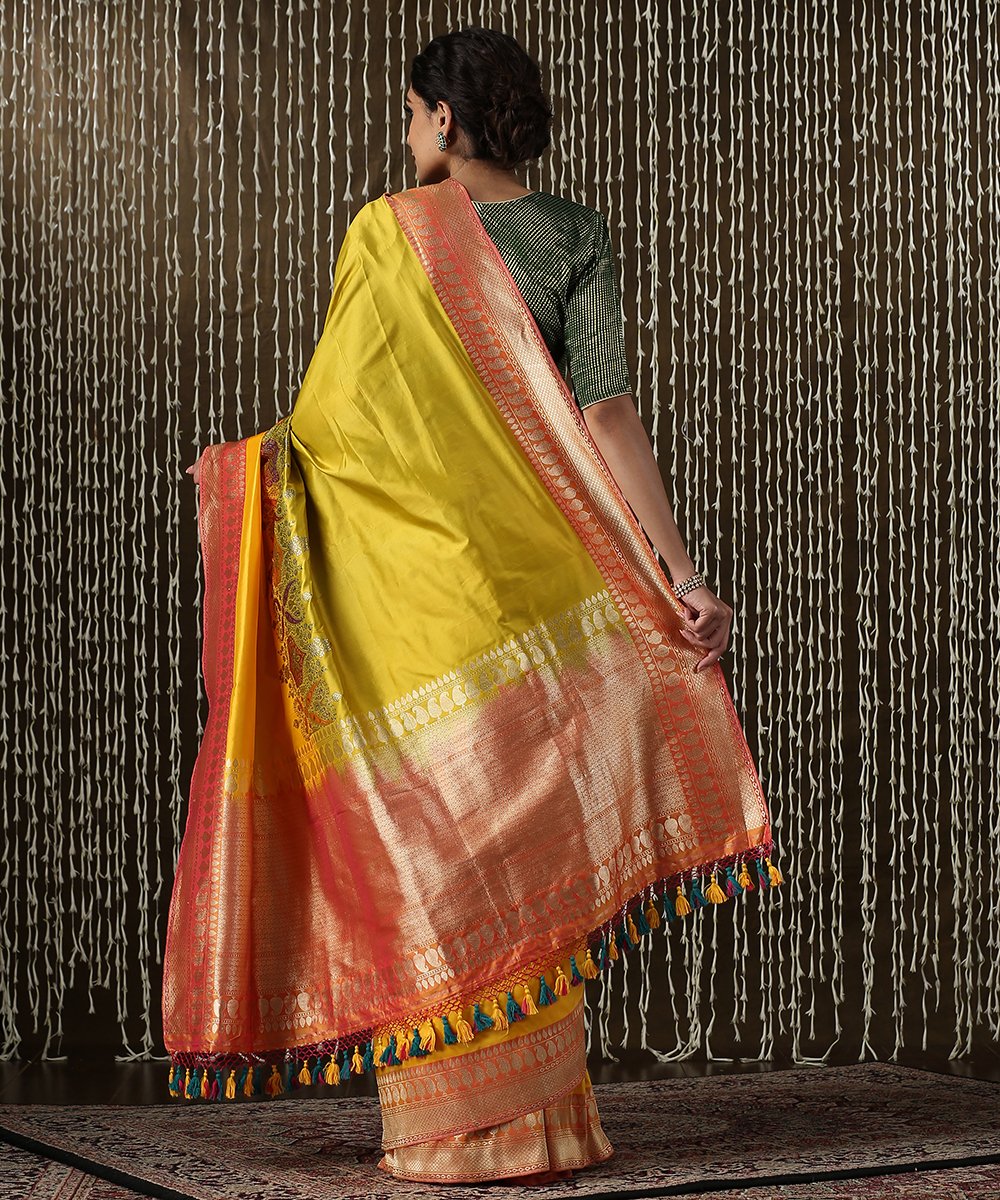 Yellow_And_Green_Handloom_Kadhwa_Rangkaat_Banarasi_Saree_WeaverStory_03