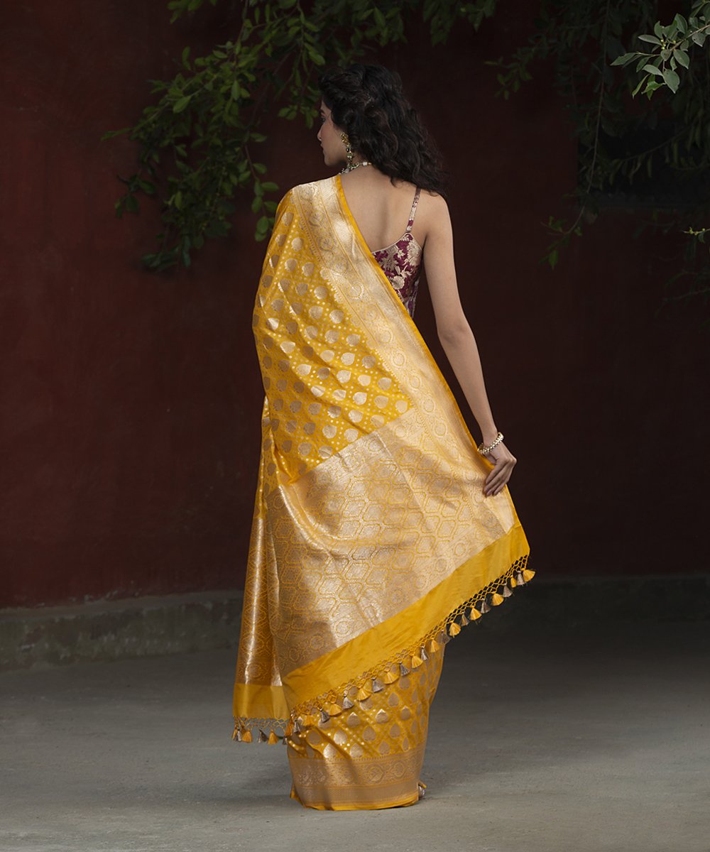 Yellow_Handloom_Cutwork_Katan_Silk_Banarasi_Saree_with_Booti_WeaverStory_03