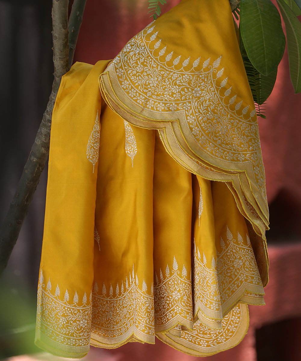 Yellow_Handloom_Scalloped_Border_Handloom_Banarasi_Dupatta_WeaverStory_01