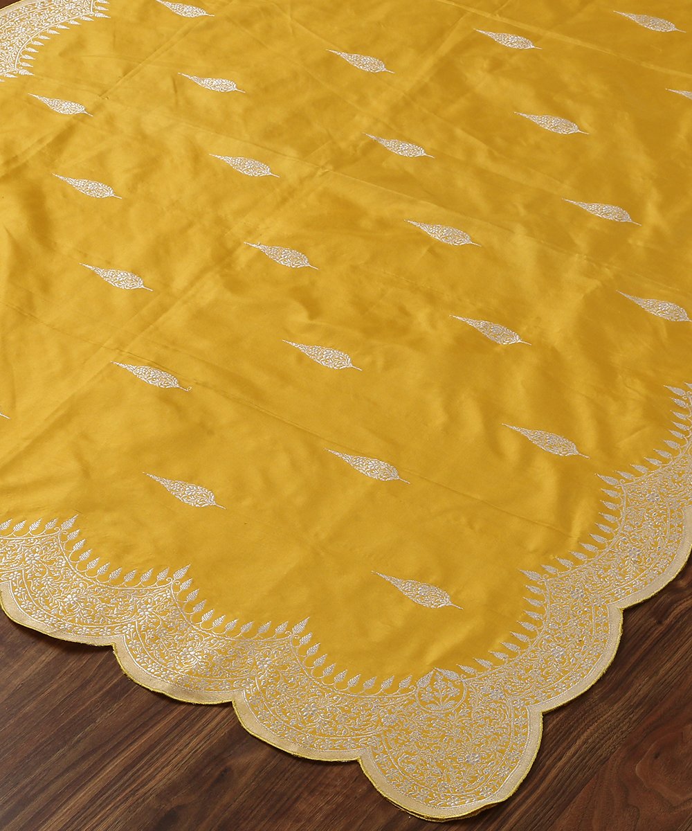 Yellow_Handloom_Scalloped_Border_Handloom_Banarasi_Dupatta_WeaverStory_03