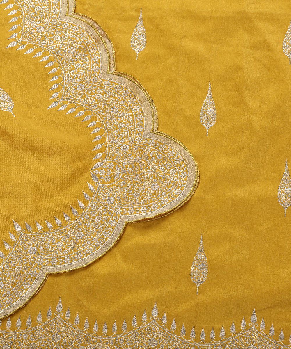 Yellow_Handloom_Scalloped_Border_Handloom_Banarasi_Dupatta_WeaverStory_04
