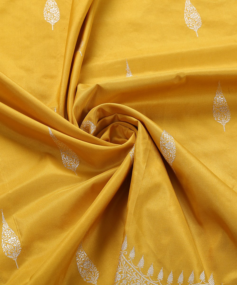 Yellow_Handloom_Scalloped_Border_Handloom_Banarasi_Dupatta_WeaverStory_05
