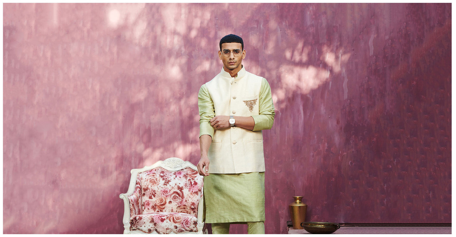 Here's How To Look Effortlessly Suave Like Saif Ali Khan In Basic Men's Kurtas
