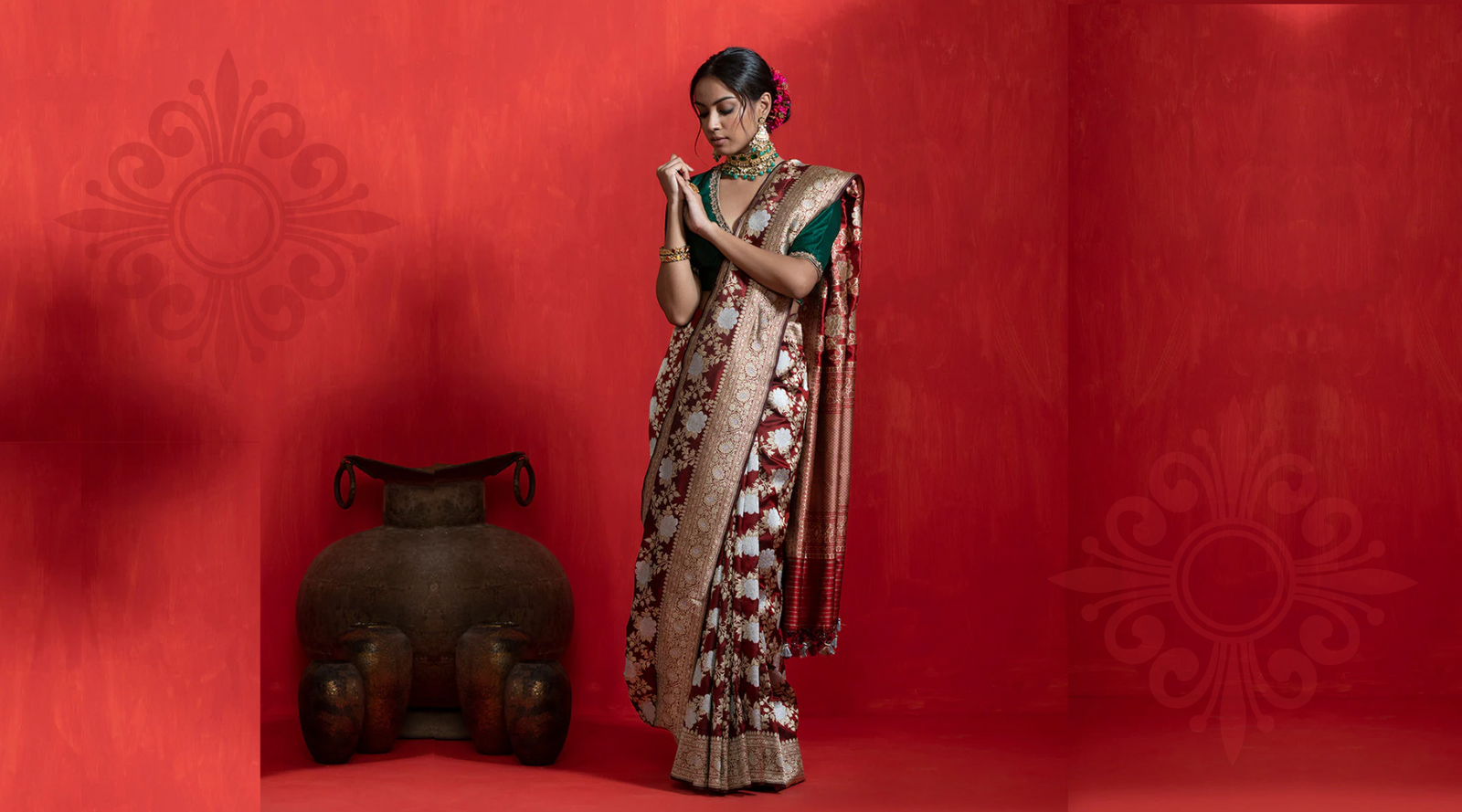 The Art of Mix and Match: Pairing Banarasi Sarees with Contrasting Blouses and Accessories