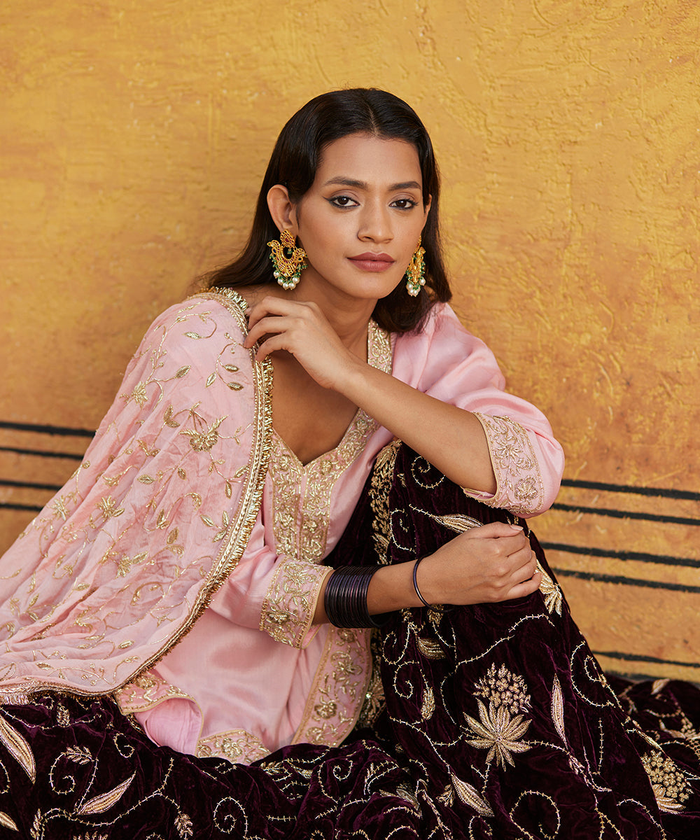 Black_Velvet_Zardozi_Embroidery_Gararah_With_Light_Pink_Kurti_And_Heavy_Chiffon_Dupatta_WeaverStory2