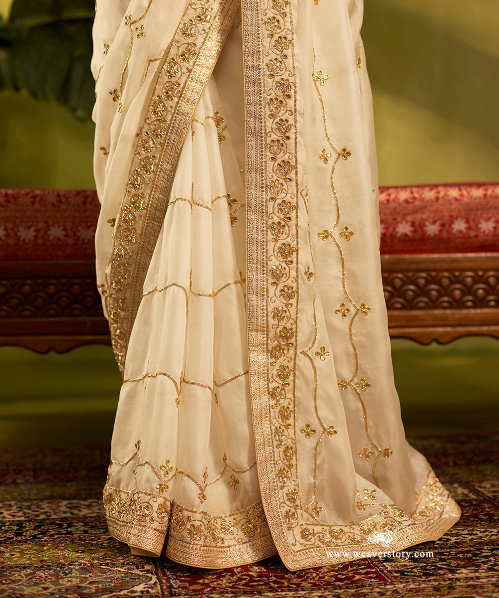 White_Handloom_Pure_Organza_Saree_With_Gota_Mughal_Jaal_Embroidery_WeaverStory04