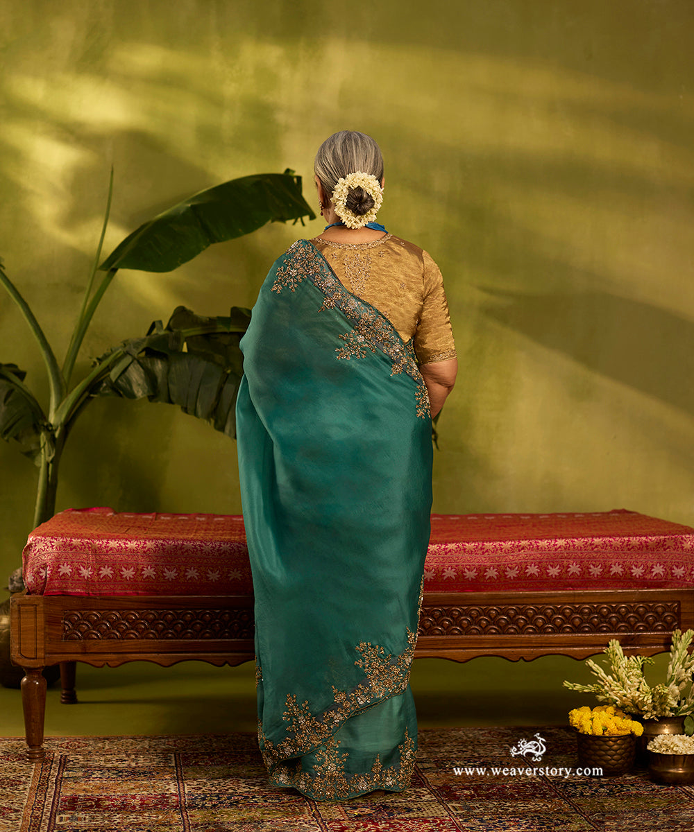 Teal_Handloom_Pure_Organza_Saree_With_Beautiful_Guldosi_Scalloped_Border_WeaverStory02