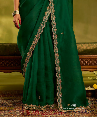 Green_Handloom_Pure_Organza_Saree_With_Hand_Embroidered_Scalloped_Zardozi_Border_WeaverStory04