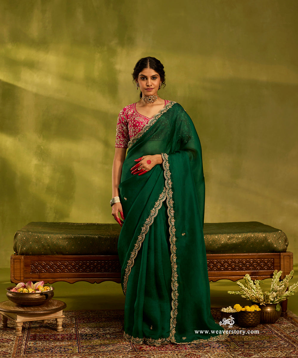 Green_Handloom_Pure_Organza_Saree_With_Hand_Embroidered_Scalloped_Zardozi_Border_WeaverStory02