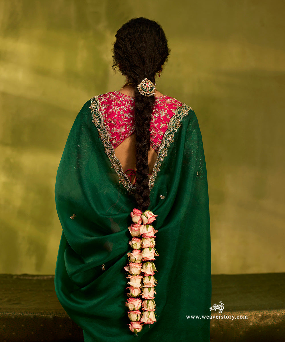 Green_Handloom_Pure_Organza_Saree_With_Hand_Embroidered_Scalloped_Zardozi_Border_WeaverStory01