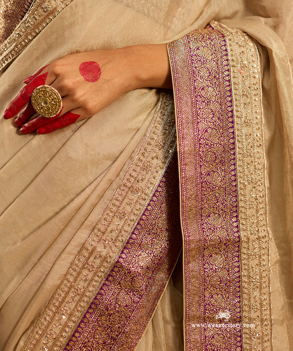 Handloom_Off_White_Pure_Tissue_Silk_Hand_Embroidered_Saree_With_Zardozi_Border_WeaverStory05