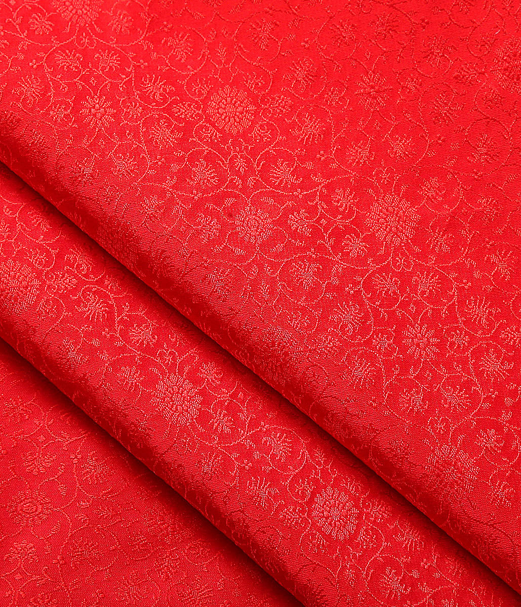 Handloom_Red_Self_Weave_Tanchoi_Fabric_WeaverStory_02