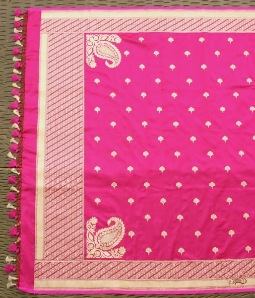 Handwoven_pink_banarasi_dupatta_with_Pankhi_boota_WeaverStory_03