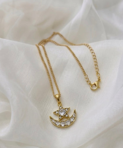 Chandtara Crescent Pendant Necklace