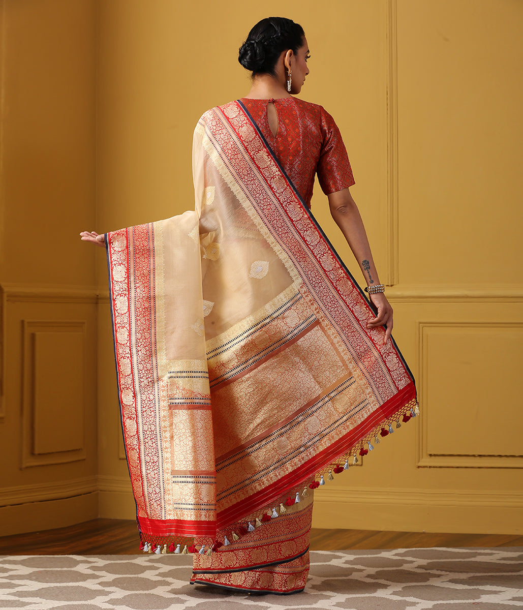 Handloom_Beige_Kadhwa_Kora_Saree_with_Red_Border_and_Pallu_WeaverStory_03