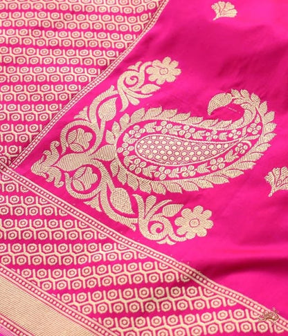 Handwoven_pink_banarasi_dupatta_with_Pankhi_boota_WeaverStory_04