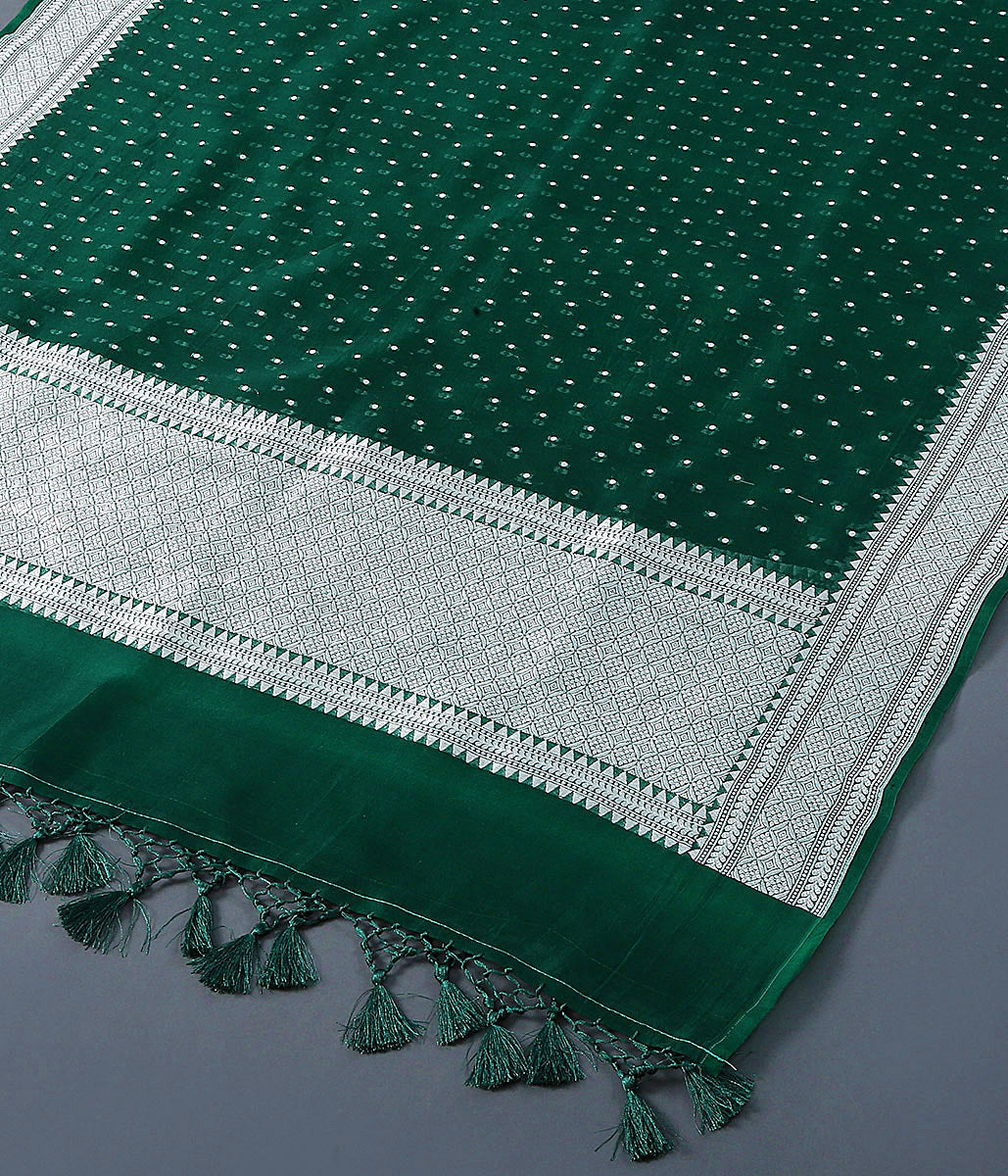 Handwoven_Green_Organza_Dupatta_with_Silver_Zari_WeaverStory_04