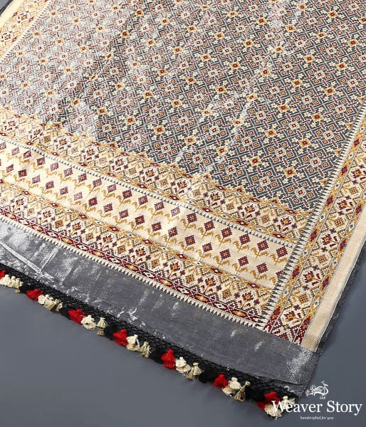 Grey_Beige_Tissue_Patola_in_Ektara_weave_WeaverStory_03