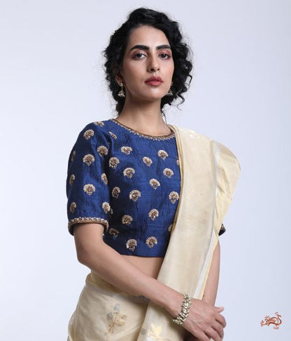 Handloom_beige_Chanderi_Saree_with_Sona_Rupa_Floral_motif_WeaverStory_02