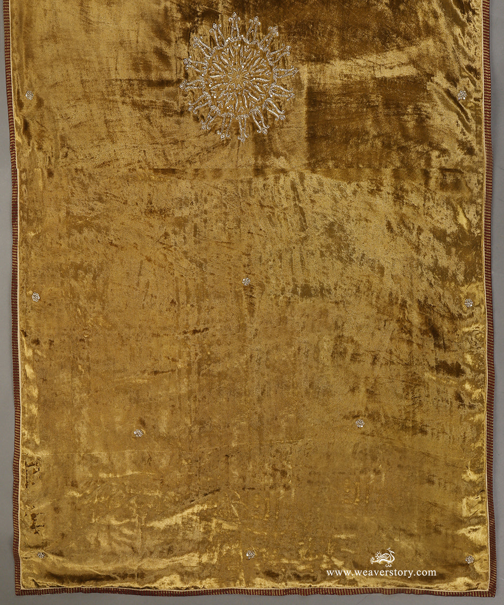 Heena Green Hand-Embroidered Zardozi Velvet Doshala with Zardosi Embroidered Sun Motif