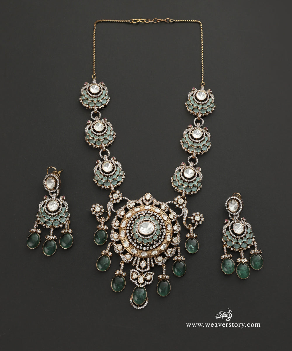 Abha_Handcrafted_Necklace_Set_With_Green_Semi_Precious_Stones_WeaverStory_02