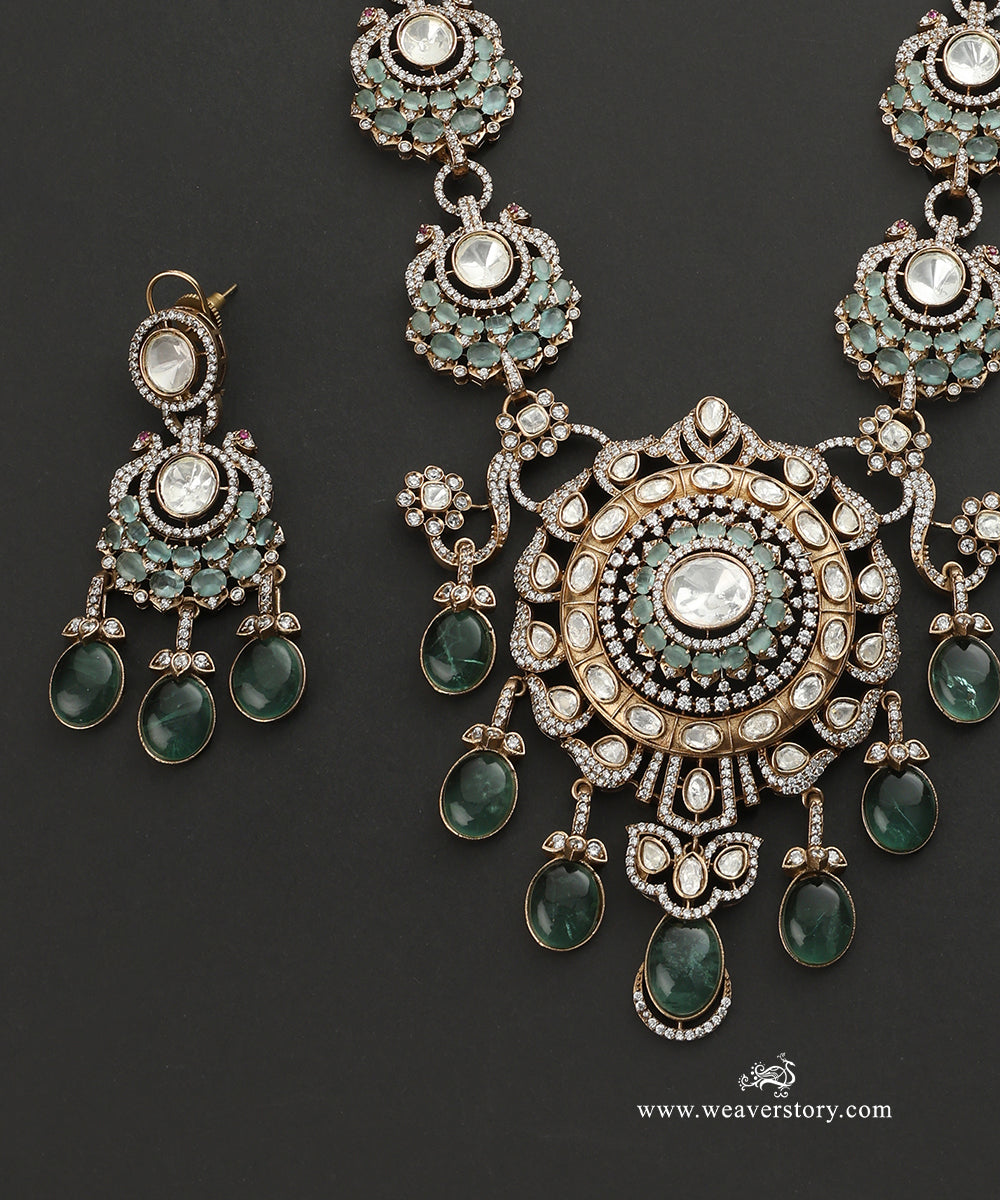 Abha_Handcrafted_Necklace_Set_With_Green_Semi_Precious_Stones_WeaverStory_03