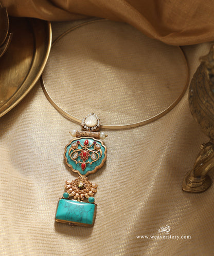 Amrita_Tuquoise_Pendant_Hasli_With_Semi_Precious_Stones_WeaverStory_01