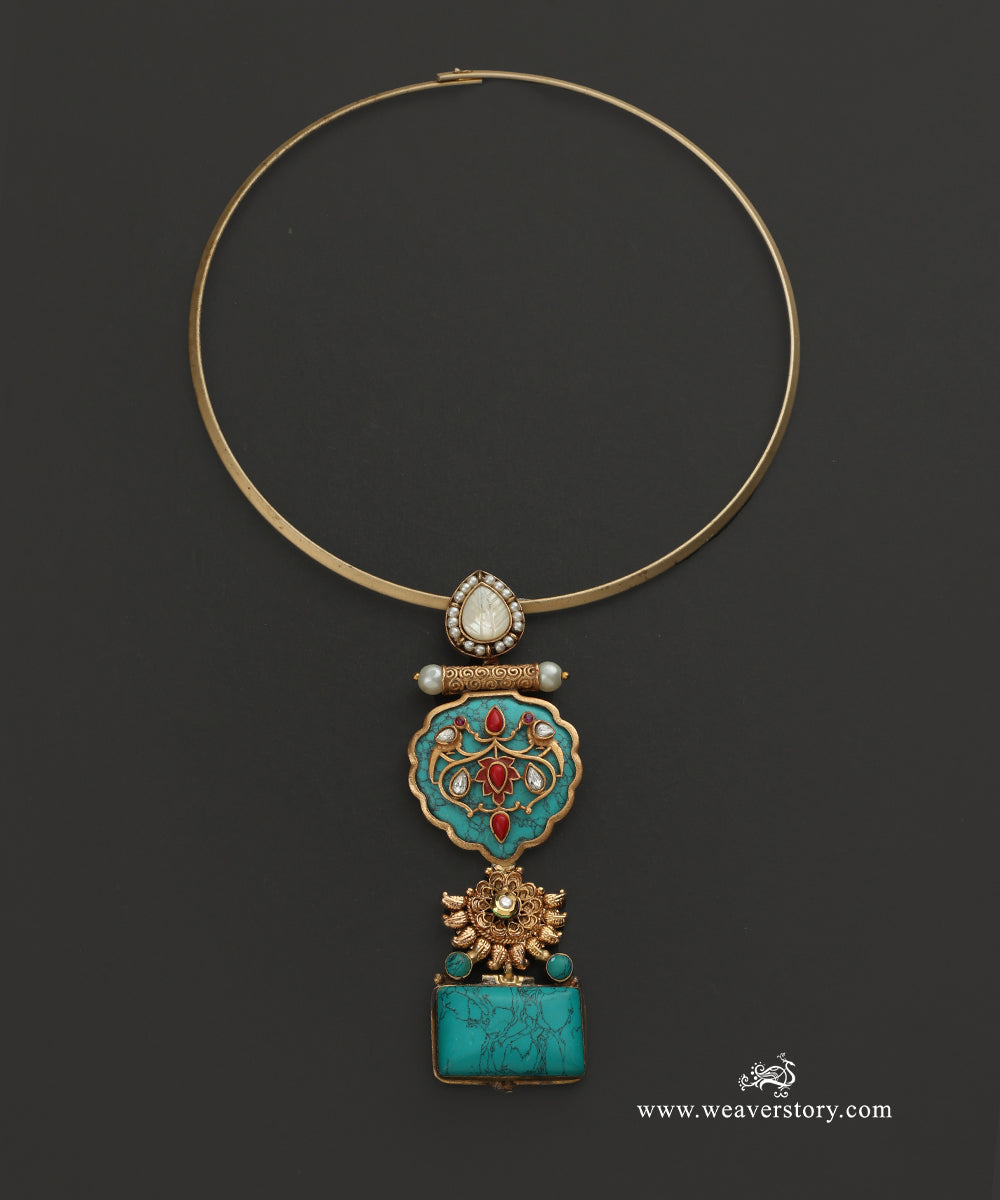 Amrita_Tuquoise_Pendant_Hasli_With_Semi_Precious_Stones_WeaverStory_02