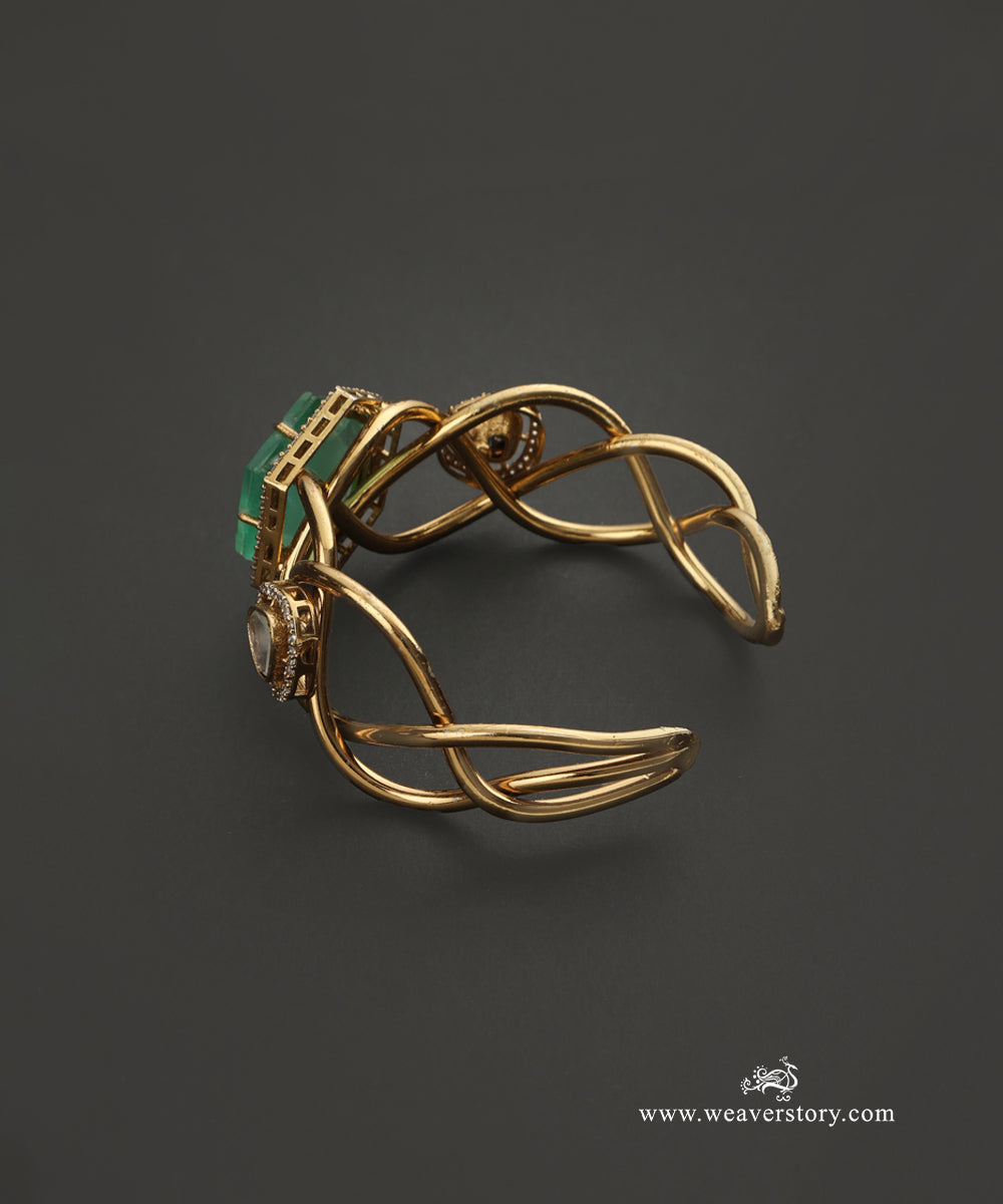 Alka_Handcrafted_Bracelete_With_Green_Semi_Precious_Stone_WeaverStory_03