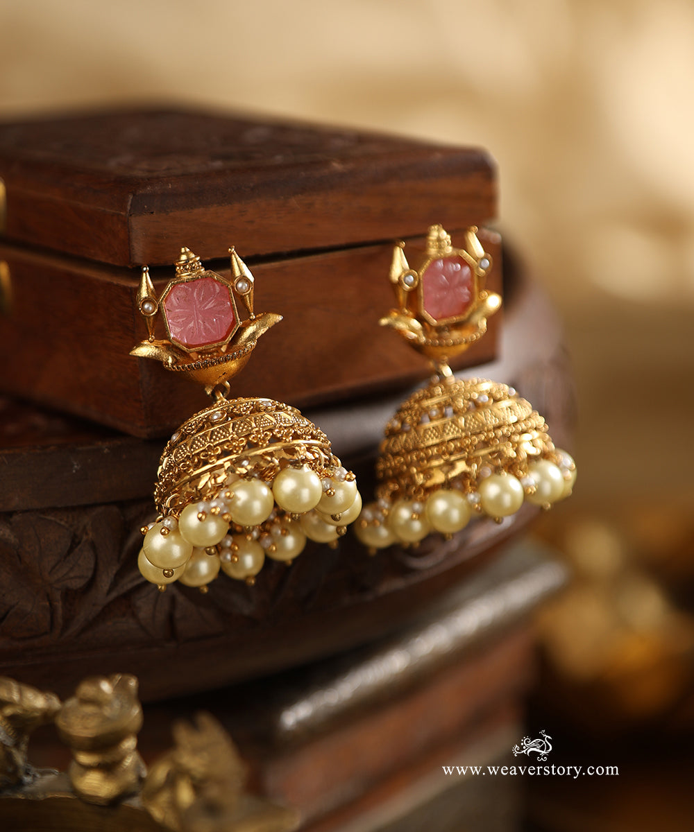 Bhavika_Handcrafted_Jhumka_With_Red_Semi_Precious_Stones_WeaverStory_01