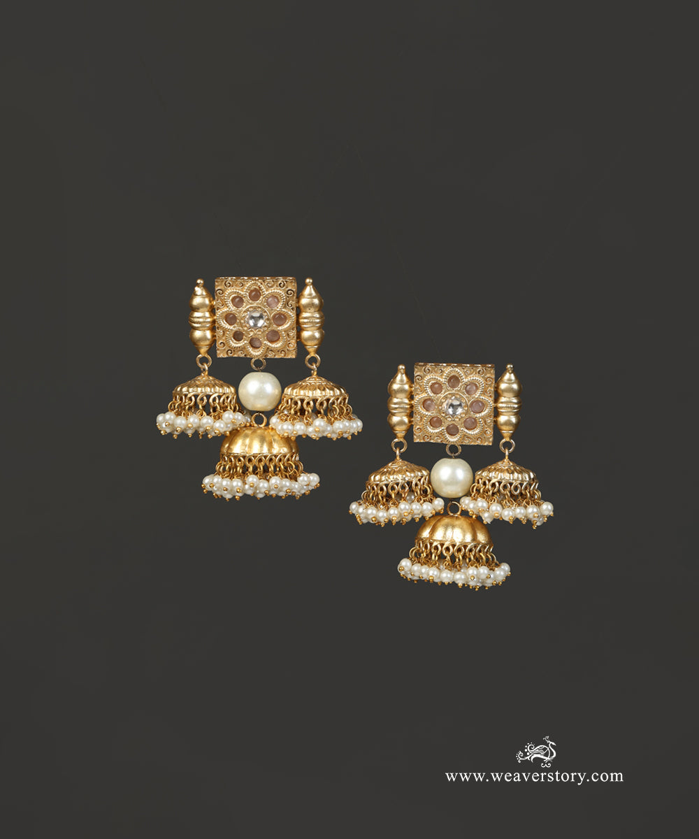 Aradhana_Handcrafted_Earrings_With_Semi_Precious_Stones_WeaverStory_02