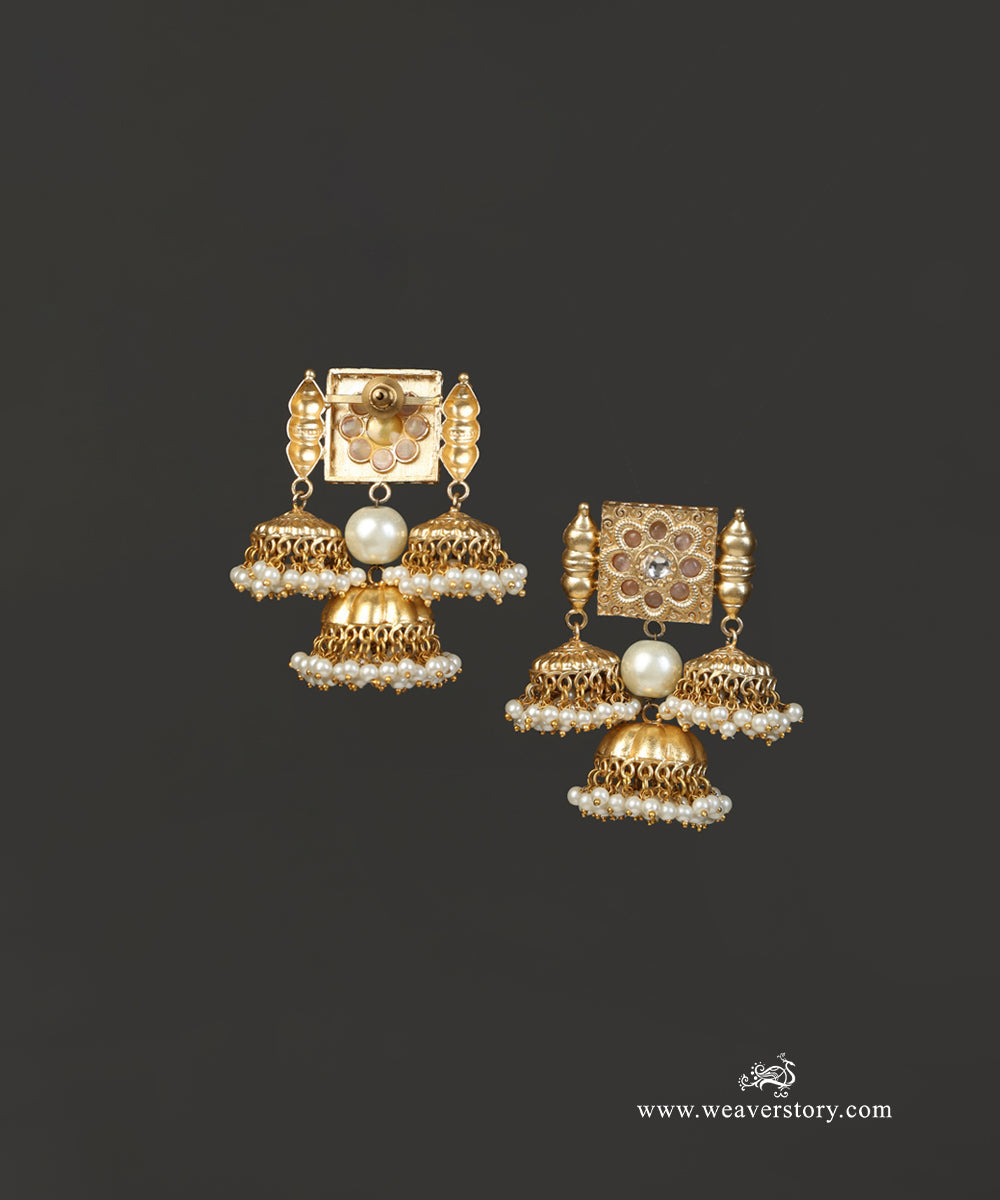 Aradhana_Handcrafted_Earrings_With_Semi_Precious_Stones_WeaverStory_03