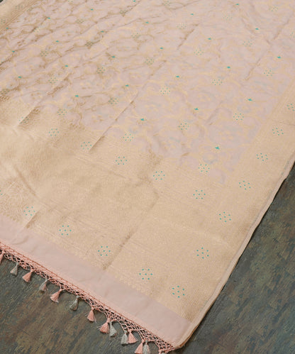 Handloom_Soft_Pink_Pure_Katan_Silk_Cutwork_Banarasi_Dupatta_With_Green_Meena_Jaal_WeaverStory_04