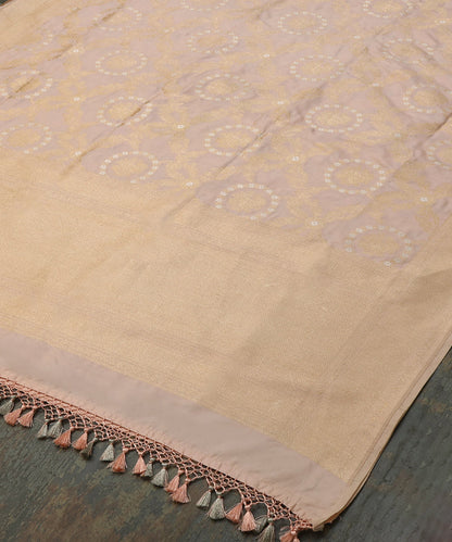 Handloom_Soft_Pink_Pure_Katan_Silk_Cutwork_Banarasi_Dupatta_With_Gold_And_Silver_Jaal_WeaverStory_03