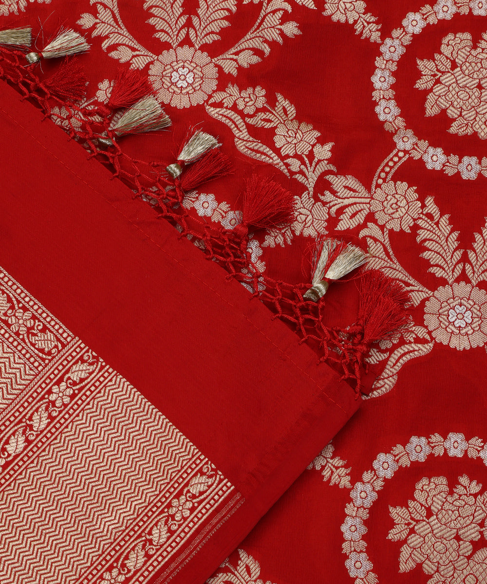 Handloom_Red_Pure_Katan_Silk_Cutwork_Banarasi_Dupatta_With_Gold_And_Silver_Jaal_WeaverStory_04