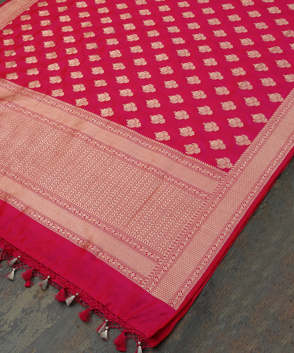 Handloom_Hot_Pink_Pure_Katan_Silk_Cutwork_Banarasi_Dupatta_With_Boota_WeaverStory_03