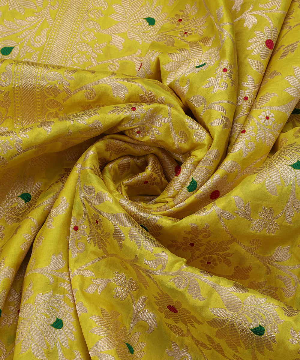 Lemon_Yellow_Handloom_Pure_Katan_Silk_Cutwork_Banarasi_Dupatta_With_Meenadar_Jaal_WeaverStory_05