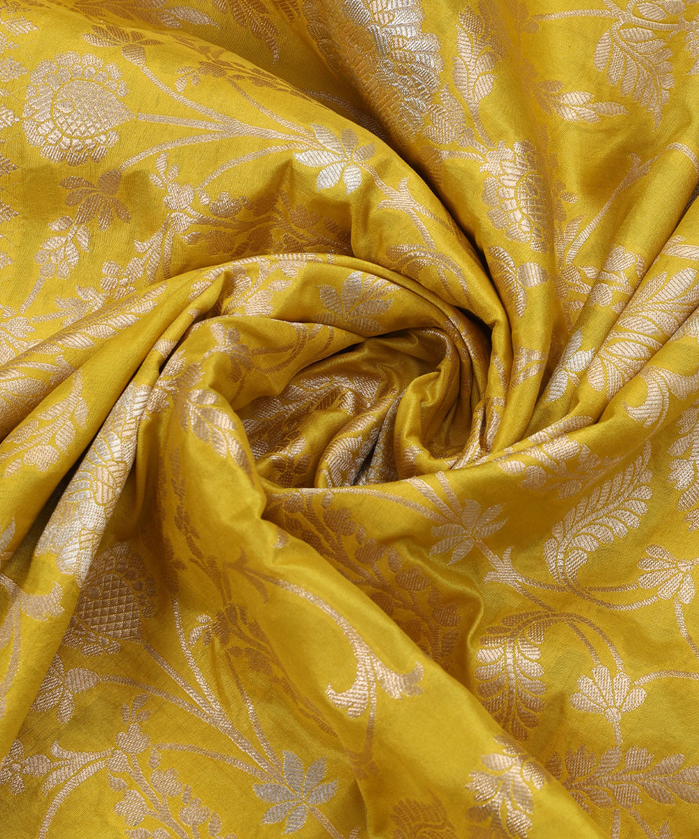 Yellow_Handloom_Pure_Katan_Silk_Cutwork_Banarasi_Dupatta_With_Pink_Selvedge_WeaverStory_05