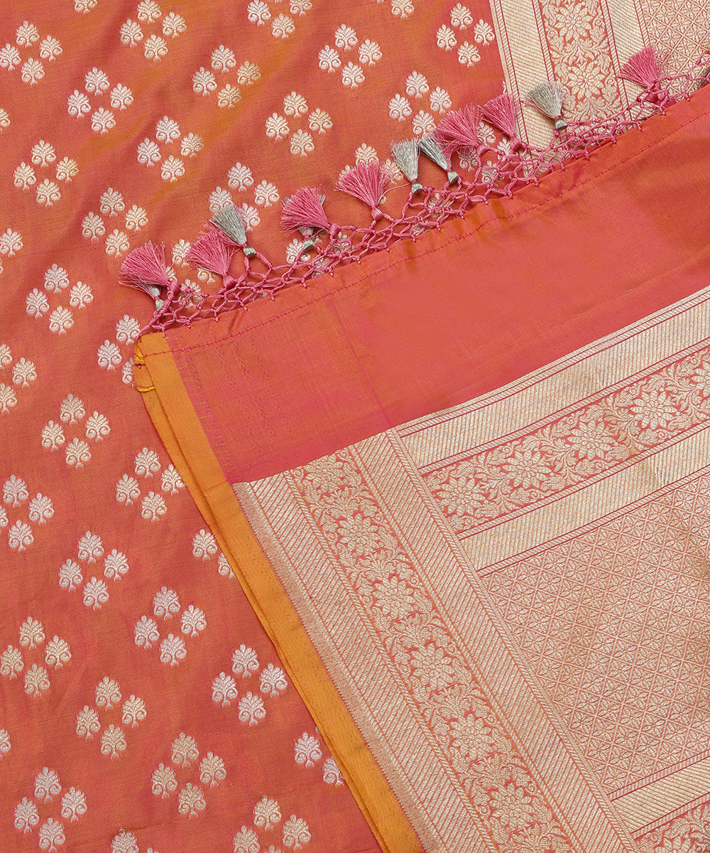 Handloom_Peach_Dual_Tone_Pure_Katan_Silk_Banarasi_Dupatta_With_Silver_Booti_WeaverStory_04