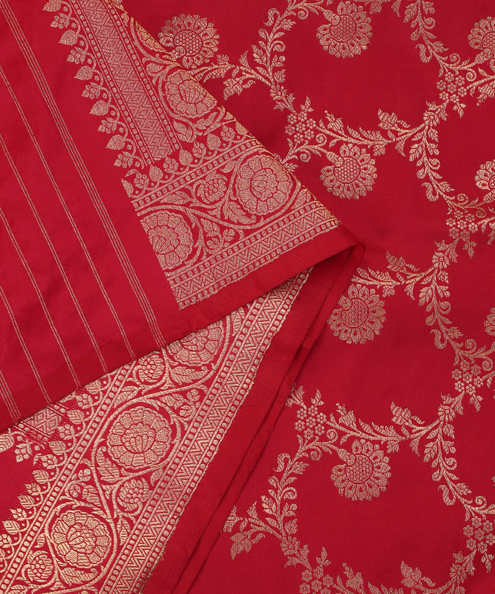 Handloom_Red_And_Pink_Pure_Katan_Silk_Banarasi_Dupatta_With_Floral_Jaal_WeaverStory_04