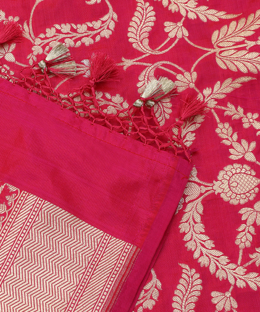 Handloom_Pink_Dual_Tone_Pure_Katan_Silk_Banarasi_Dupatta_With_Cutwork_Jaal_Dupatta_WeaverStory_04