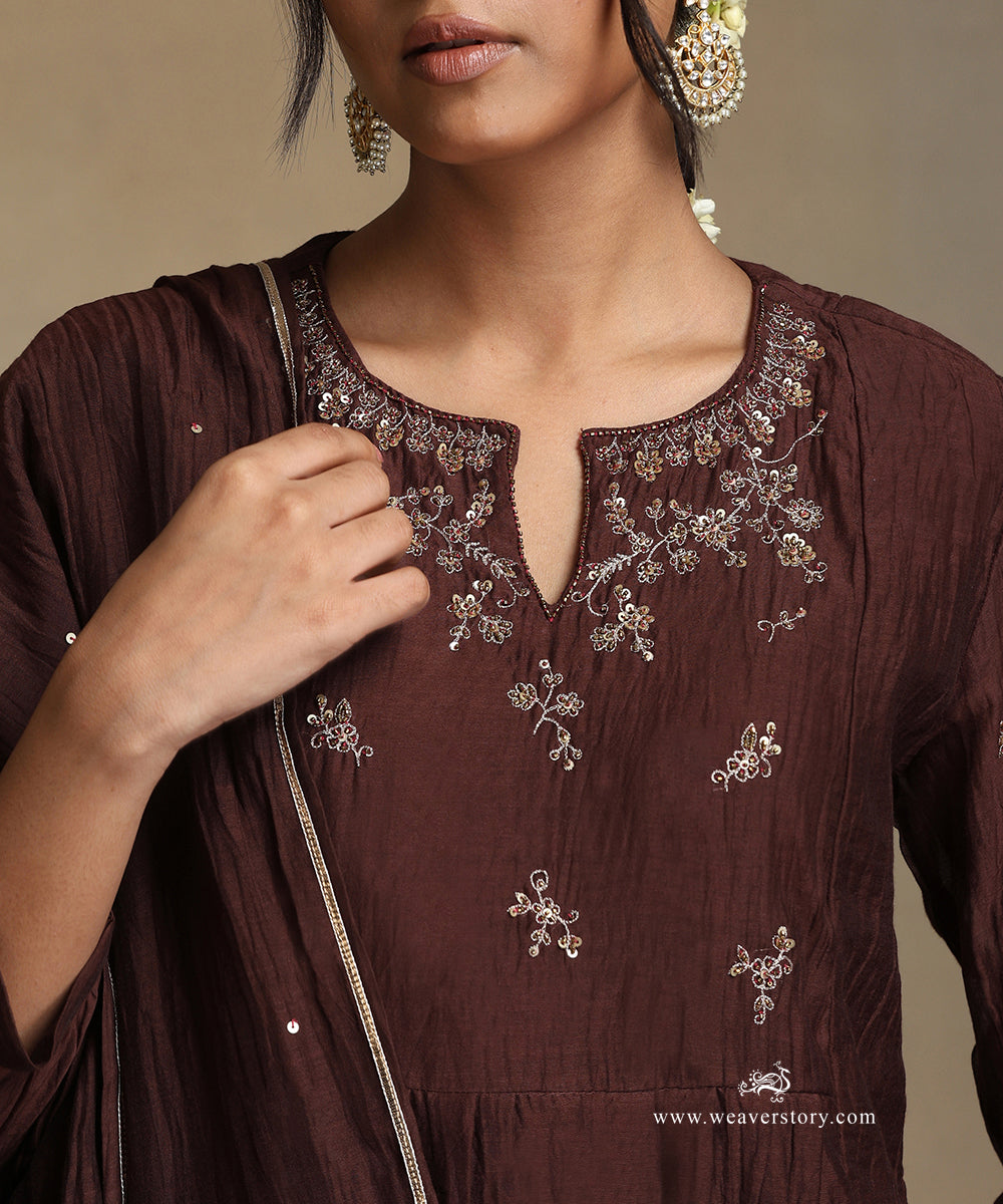 Brown_Hand_Embroidered_Notched_Neck_Front_Gathered_Pure_Chanderi_Kurta_With_Pants_And_Dupatta_WeaverStory_07