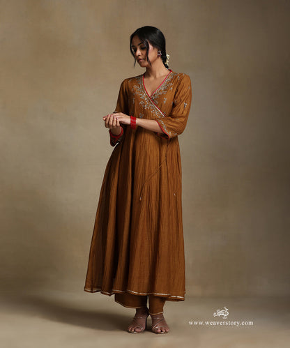 Mustard_Yellow_Hand_Embroidered_V-Neck_Pure_Chanderi_Angrakha_Kalidar_Kurta_With_Pants_And_Dupatta_WeaverStory_03